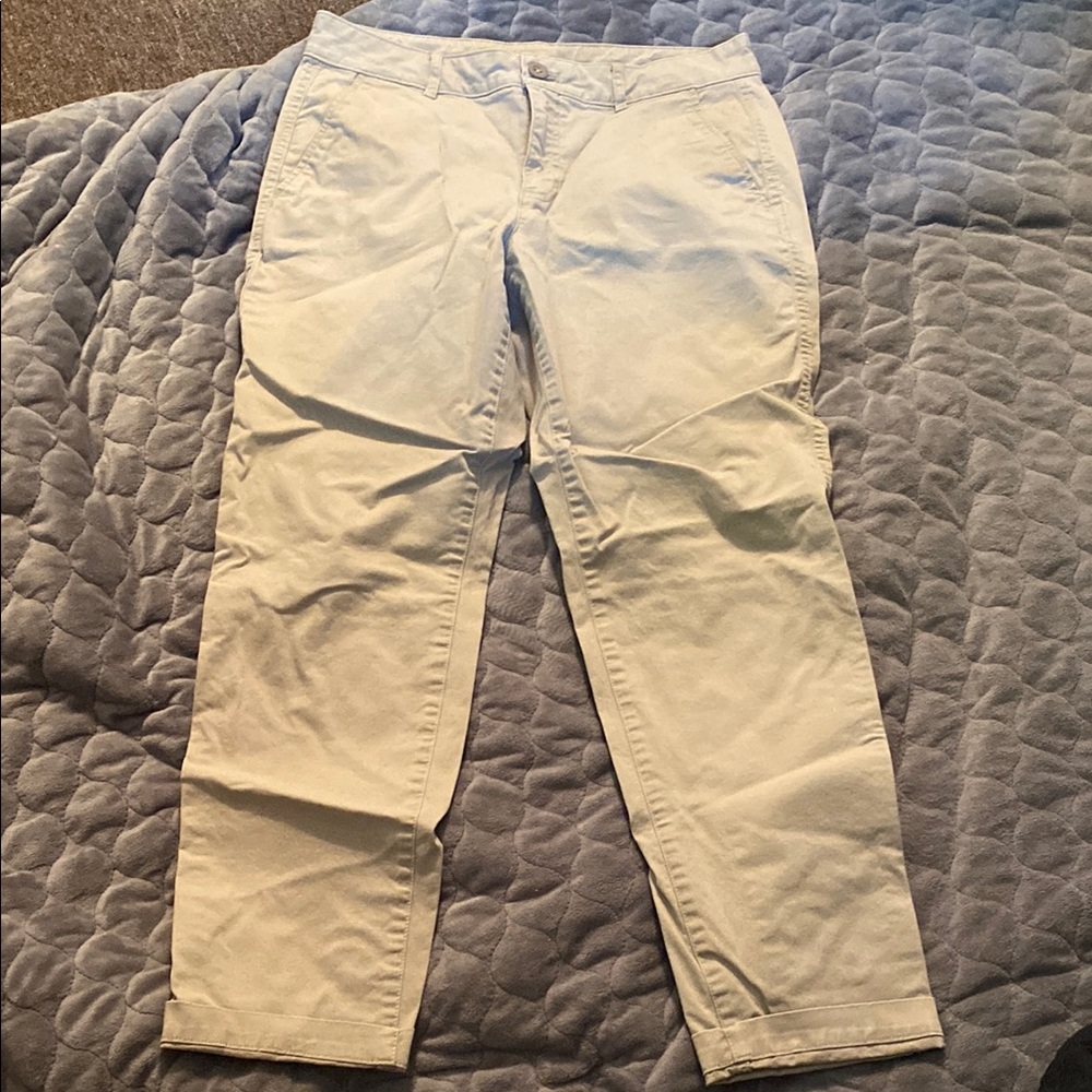 Women’s size 6 Eddie Bauer Beige Casual Pants